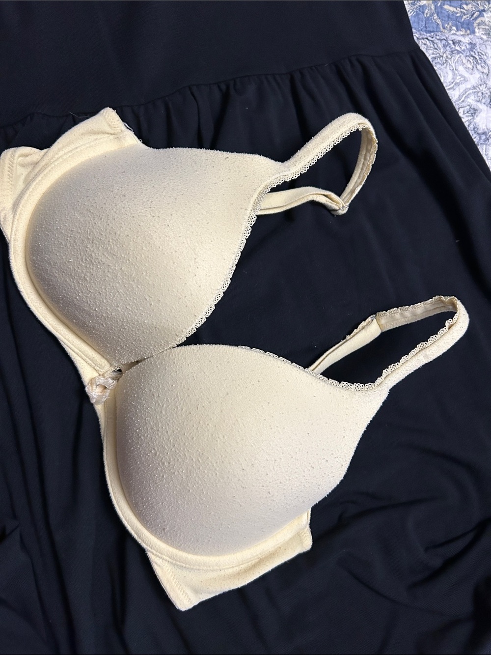 Victoria's Secret pale yellow Lightly Padded T-Shirt Bra